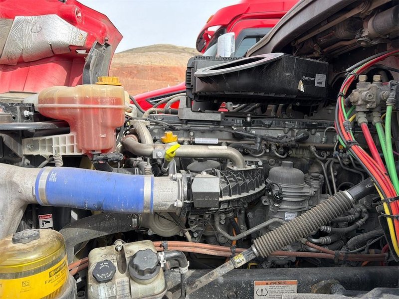 2020 Freightliner Cascadia 1FUJHHDV4LLLC1676