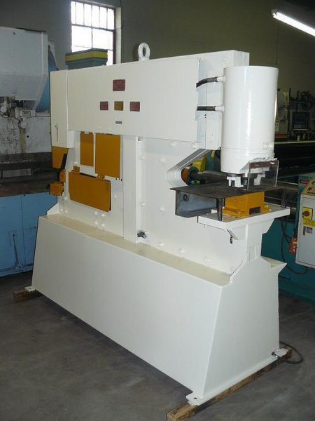 110 Ton Geka Hydraulic Ironworker Model Hydracrop 100SD