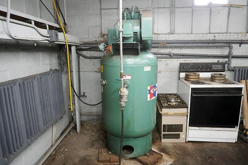 CHAMPION MODEL #VR7-12 PISTON AIR COMPRESSOR: YOBRO #25933