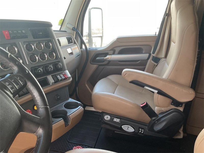 2022 Kenworth T680 1XKYD49X1NJ499802