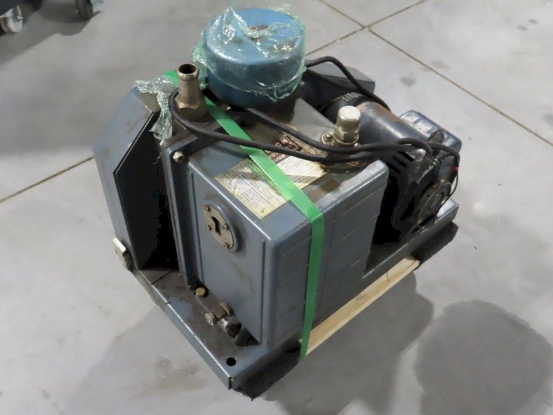 Welch Duo-Seal 1402 Vacuum Pump- Auction Item