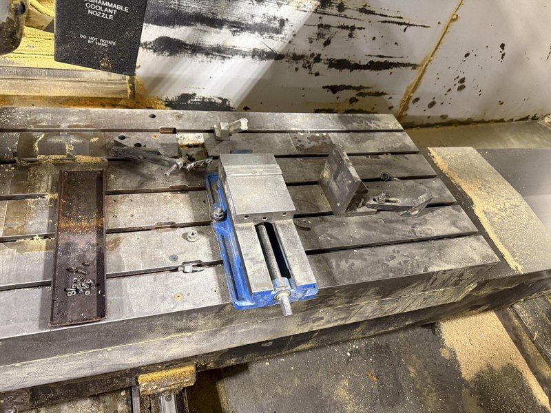 HAAS VF-10 VERTICAL MACHINING CENTER. STOCK # 0325526