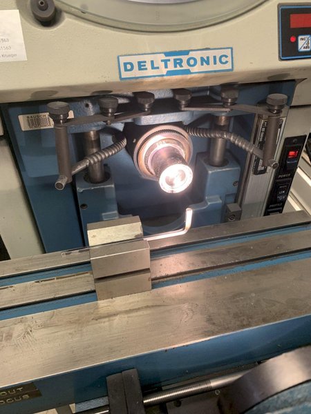 14&quot; DELTRONIC Model DH14 Bench Top Optical Comparator