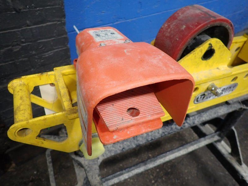 WELDING AUTOMATION 4000 LBS ADJUSTABLE PIPE ROLL  -  HD2L-100