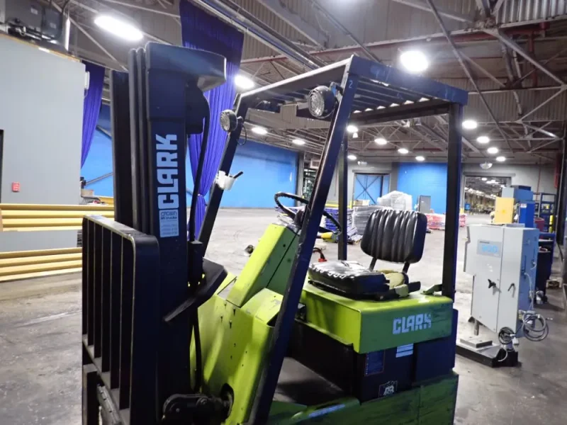 CLARK 2475 LBS ELECTRIC FORKLIFT  -  TW15S