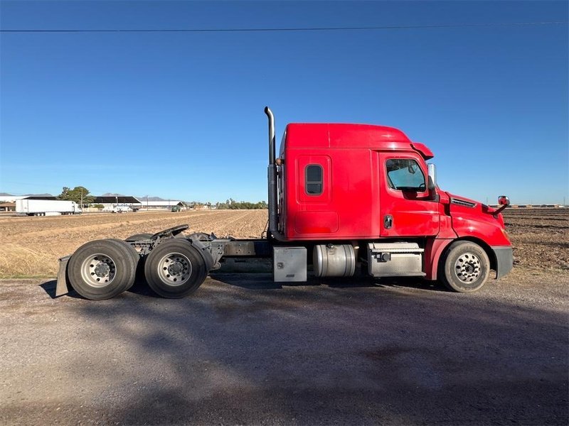 2020 Freightliner Cascadia 1FUJHHDVXLLLC1679