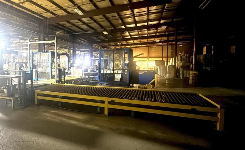 50" x 48" x 92" HIGH LANTECH AUTOMATIC SHRINK WRAPPER WITH IN-FEED &amp; OUT-FEED CONEYOR: YOBRO #26209