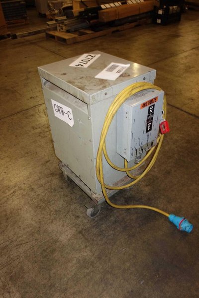15 KVA GENERAL ELECTRIC 480 TO 240 VOLT ELECTRIC TRANSFORMER: STOCK #11188