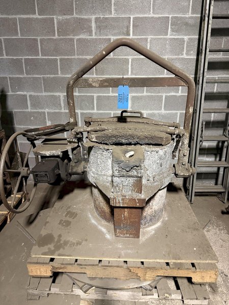 MODERN LIP POUR LADLE 27" X 27"  GEARED CONE DRIVE GEAR BOX  SHU35B456-C1