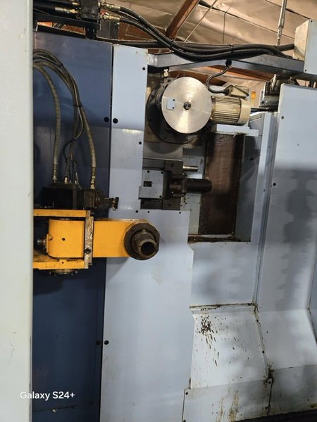 Matsuura H-Plus 300 HMC, 2006 – Chip Conveyor, Cool Through Spindle, Probing