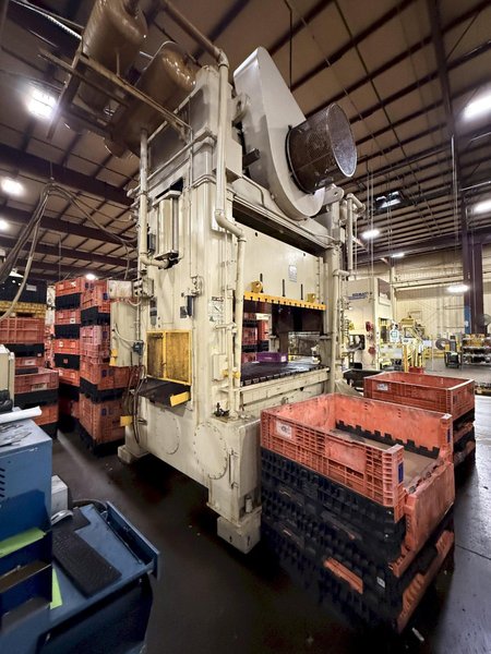 300 TON VERSON S2-300-96-54T STRAIGHT SIDE DOUBLE CRANK PRESS. STOCK # 0757626