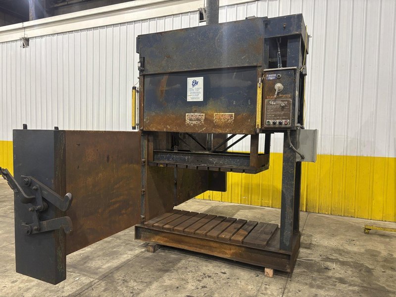 60&quot; X 48&quot; X 30&quot; ELY ENTERPRISES VERTICAL HYDRAULIC BALER: STOCK #23657
