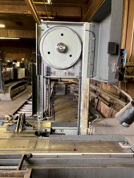 18" X 22" MARVEL/AMADA SERIES 8 MARK II VERTICAL BANDSAW(NEW IN 2018). STOCK # 3877