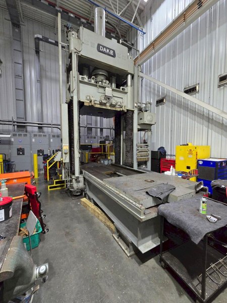300 TON DAKE HYDRAULIC FLIP OUT PLATEN SPOTTING PRESS. STOCK # 0879326