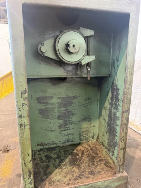 2,500 LB X 18" AMERICAN MODEL #60 PULL OFF COIL REEL UNCOILER: YOBRO #23933
