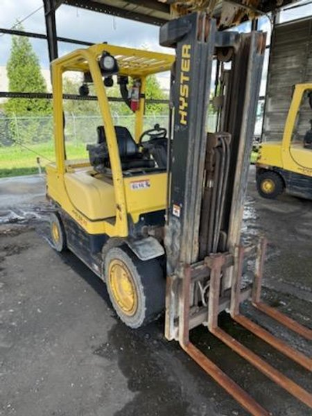 Hyster H70FT 7,000 lb LPG Cushion/Pneumatic Forklift, 2020 – Triple Mast, Side Shift (1)