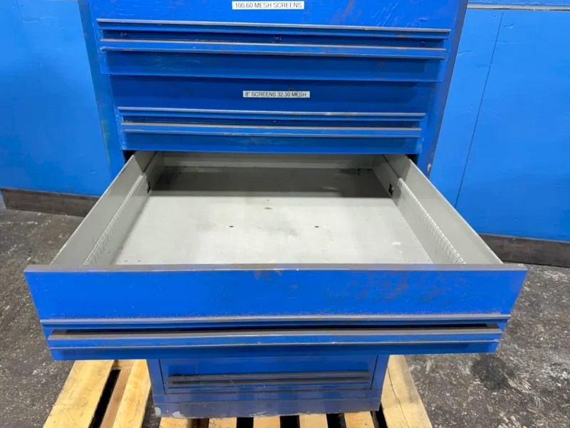 9 DRAWERS TOOL CABINET