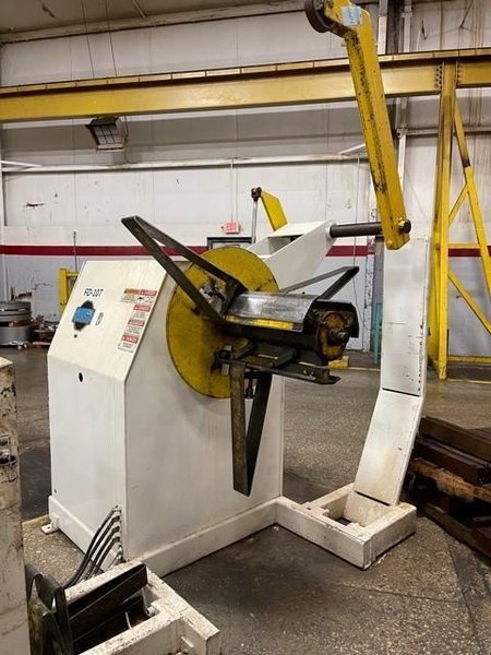 8000 lbs x 18" Coe Coil Reel and Powered Straightener