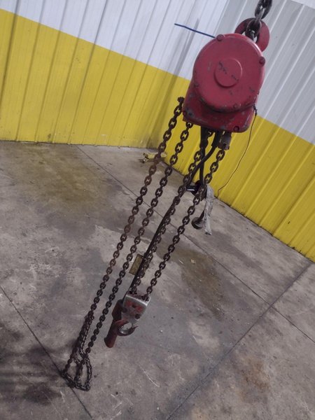 2 TON DAYTON HOIST: STOCK #22475