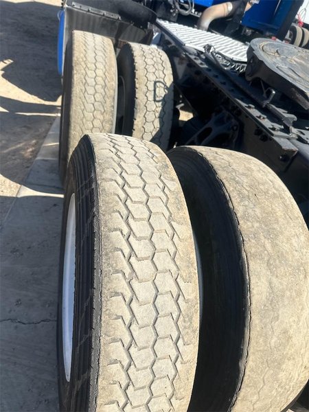 2022 Kenworth T680 1XKYD49X9NJ466983