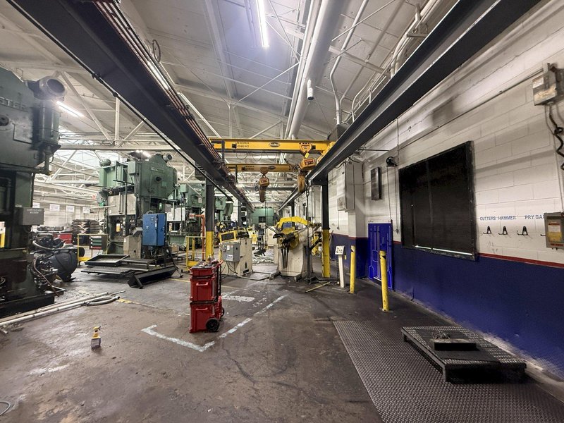 (2) 3 TON x 12' WIDE x 60' LONG CRANE WORKS / HARRINGTON FREE STANDING BRIDGE CRANE SYSTEM: YOBRO #24680