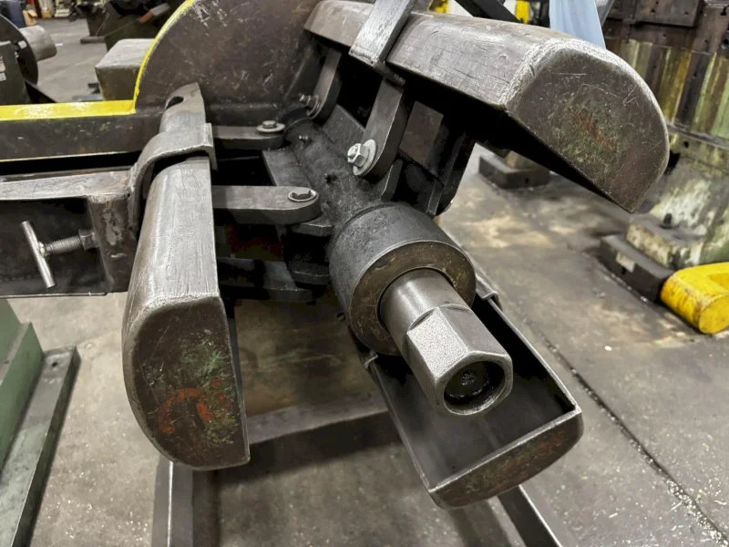 4,000 LB X 18" AMERICAN MODEL 60 UNCOILER: YOBRO #23927