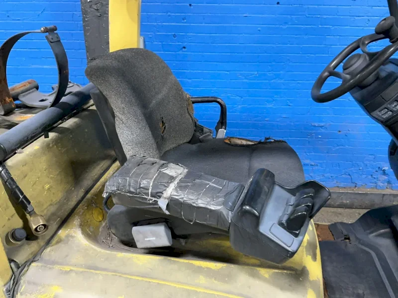 HYSTER 4800 LBS PROPANE FORKLIFT  -  S50FT