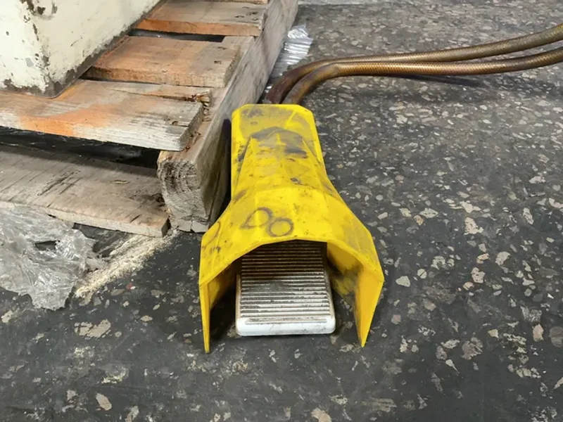 Bantam 110 Psi Press Brake - 24 / 12ton