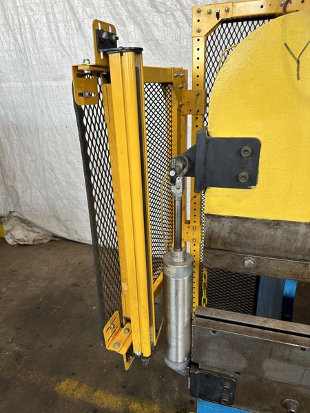 55 TON X 8' DI-ACRO 55-8 HYDRA-POWER PRESS BRAKE W/ AUTOMEC PC-800 CONTROLLER. STOCK # 0951523