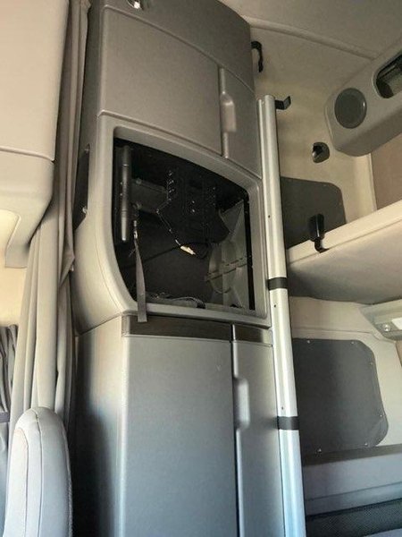 2022 Volvo Trucks VNL 64T860 Sleeper – D13, I-Shift, 6×4,