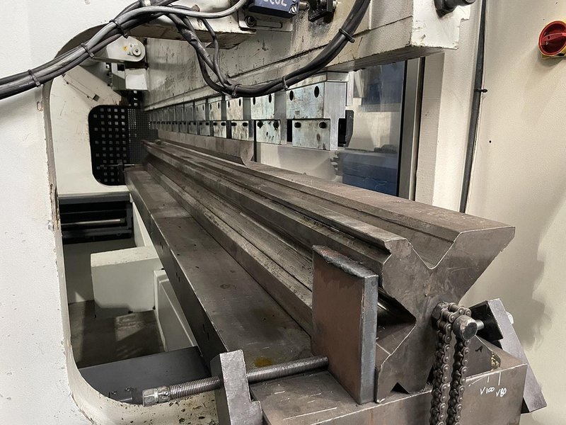 Jean Perrot - APH 300 ton x 3100 mm NC