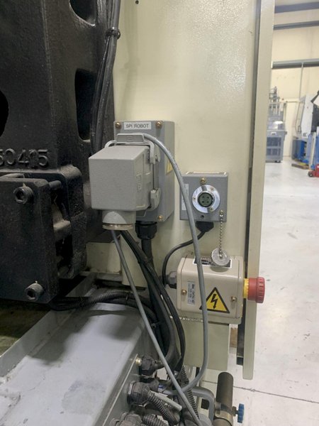 Nissei Used NEX2000-12E Injection Molding Machine, 121 ton, Yr. 2005, 2.6 oz.