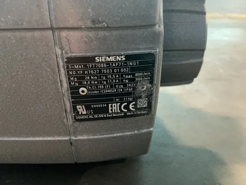 SIEMENS 18.0 NM RATED TORQUE SIMOTICS COMPACT SYNCHRONOUS SERVO MOTOR  -  1FT7086-1AF71-1NG1