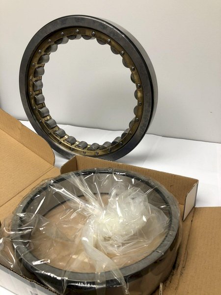 NSK RC-25 MODEL NU1052 COMPLETE CYNDRICAL BEARING: STOCK #14297