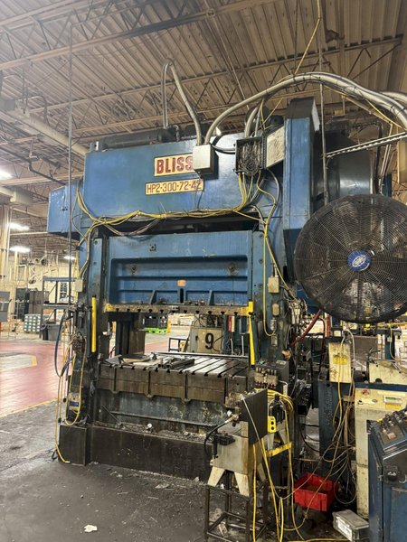 300 TON BLISS HP2–300–72–42 STRAIGHT SIDE PRESS. STOCK # 1112724