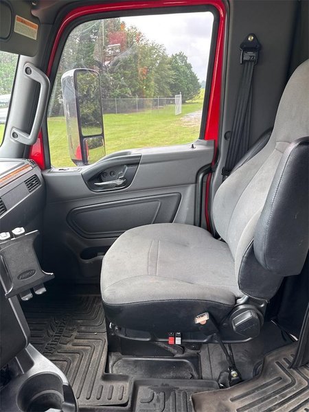 2019 International LT625 3HSDZAPR0KN125888