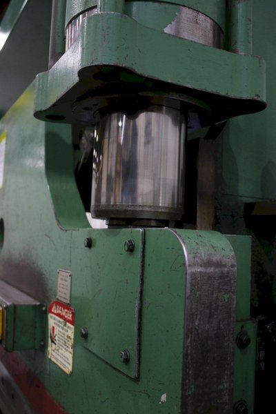 135 X 12&#039; CINCINNATI CB10 HYDRAULIC PRESS BRAKE: STOCK #76420