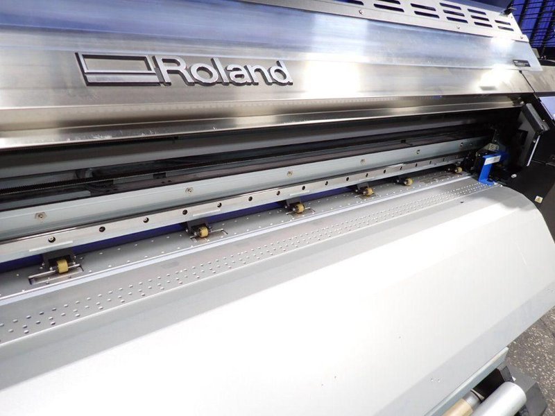 ROLAND 69" PRINTER / CUTTER  -  XR-640