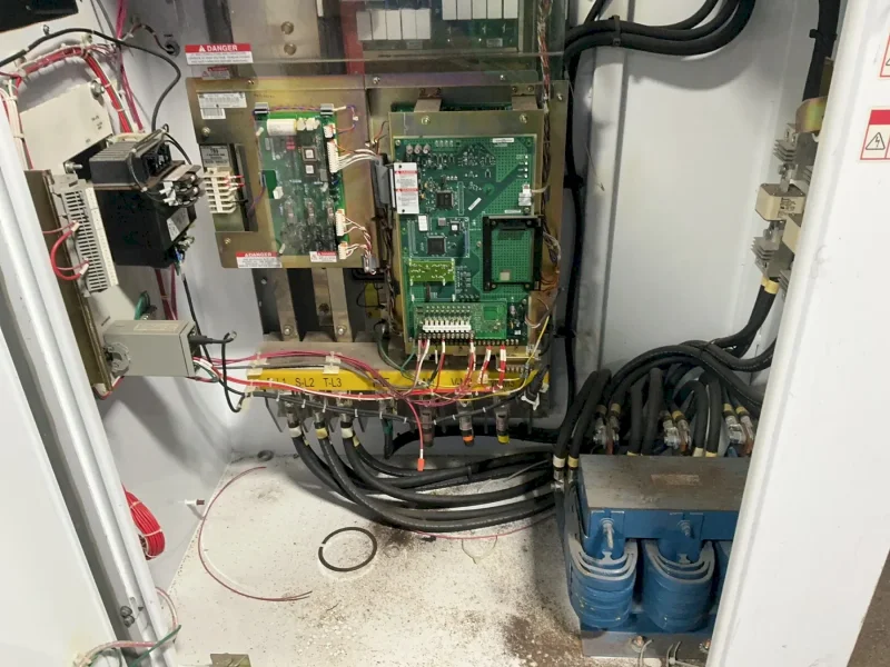ALLEN-BRADLEY 1336 PLUS II SENSORLESS VECTOR VARIABLE FREQUENCY DRIVE  -  1336F-BP300-AN-EN909-L6-NCM-MX909