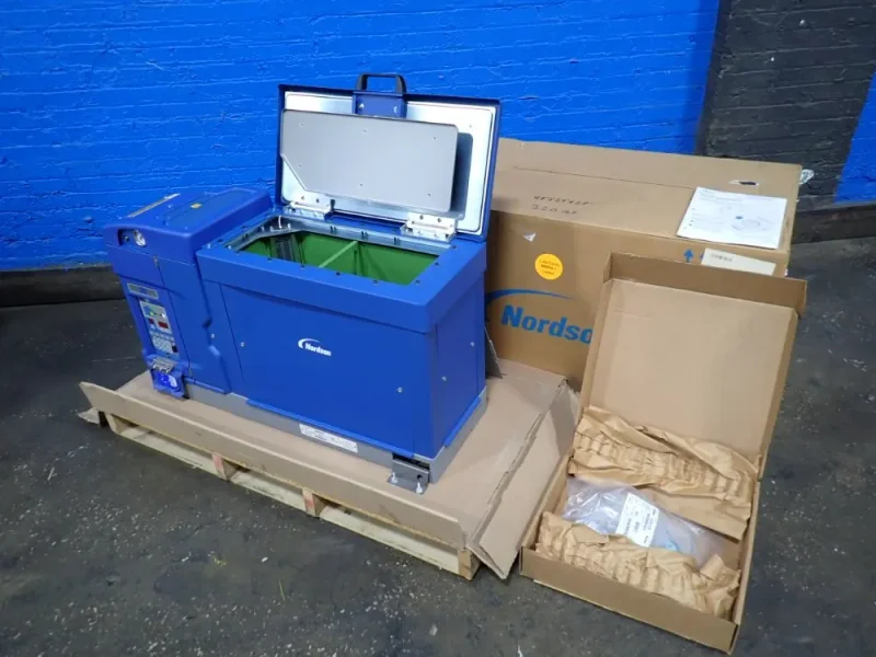 NORDSON 19" X 8" X 12" ADHESIVE MELTER  -  PROBLUE 30 1049329