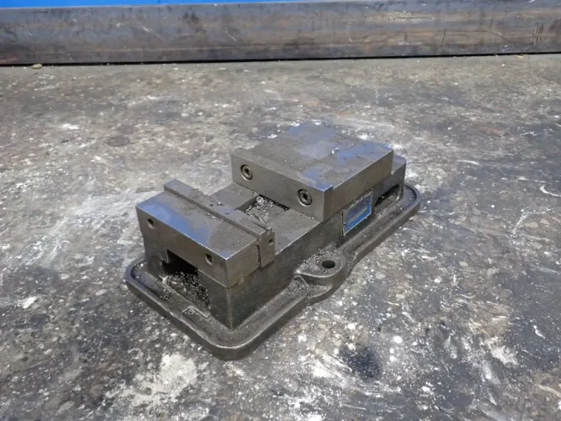 KURT 6" VISE