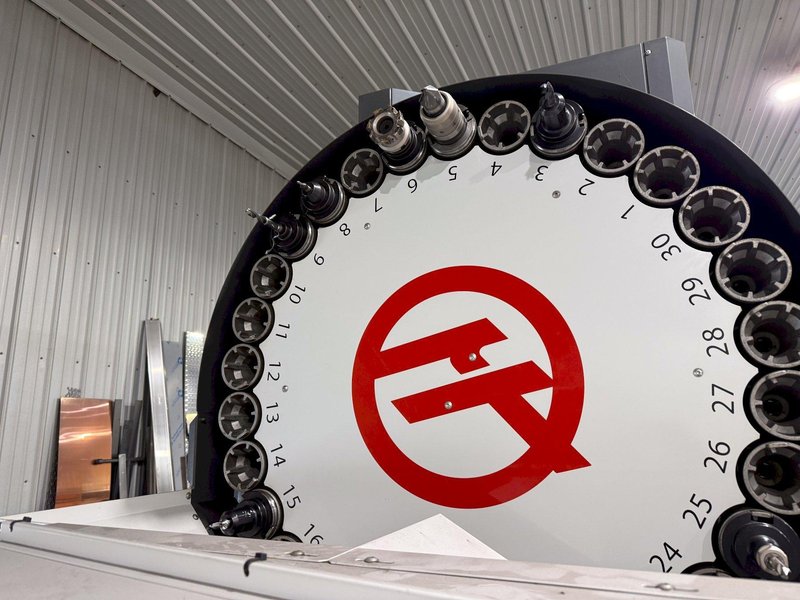 2013 HAAS MODEL #VF5 CNC VERTICAL MACHINING CENTER: YOBRO #24379