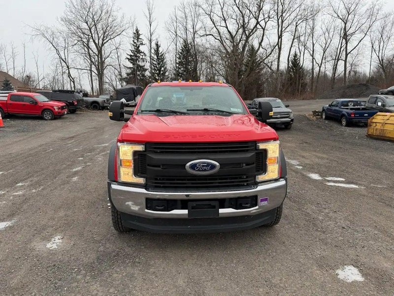 Ford F550 Flatbed Truck, 2019 – w/ Switch-N-Go Hoist