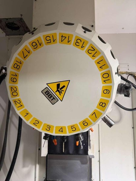 Fanuc Robodrill α-T21iFL CNC Drill Tap Center – Pallet Changer Mill