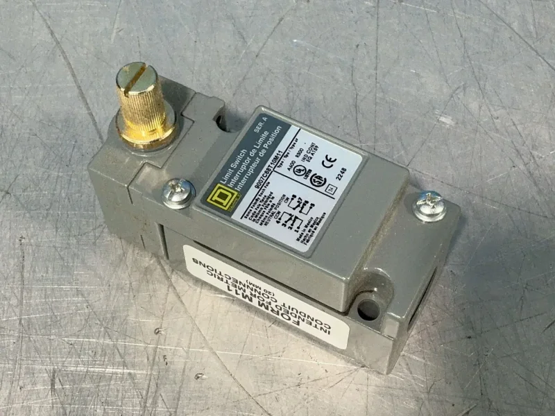 SQUARE D LIMIT SWITCHES  -  9007C68T10M11