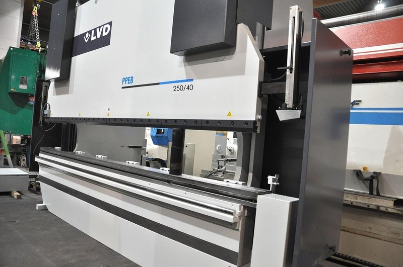 LVD PPEB 250 ton x 4100 mm CNC