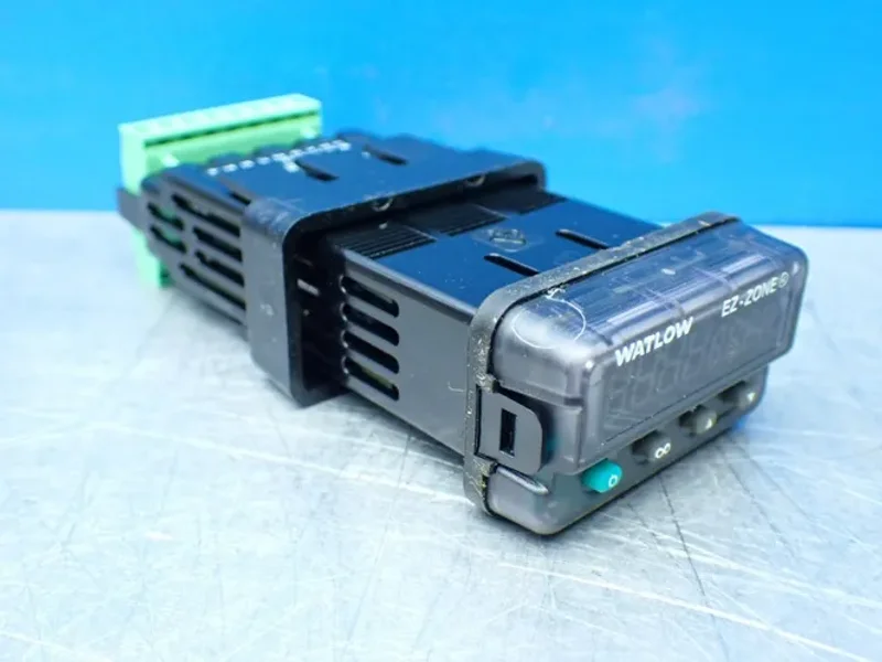 WATLOW 4 PANEL MOUNT PROCESS CONTROLLERS  -  PM3C3EJ-AAAABAA