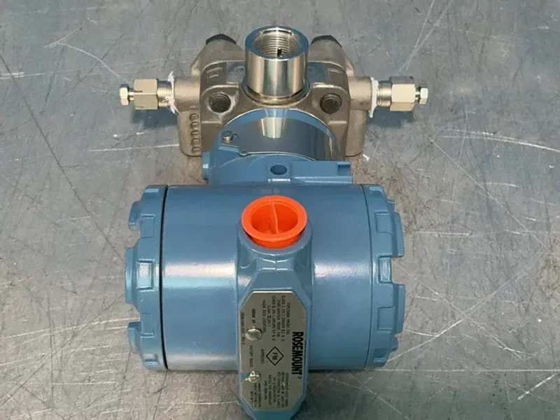 ROSEMOUNT 800PSIG PRESSURE TRANSMITTER  -  3095MA2CABA15AA001AB