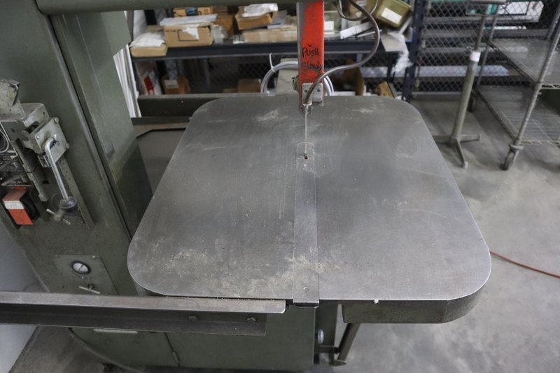 Grob 4V-18 Vertical Band Saw, 18" Throat, Blade Welder | Grinder, Variable Band Speed, Tilting Work Table w Pneumatic Feed- Auction Item
