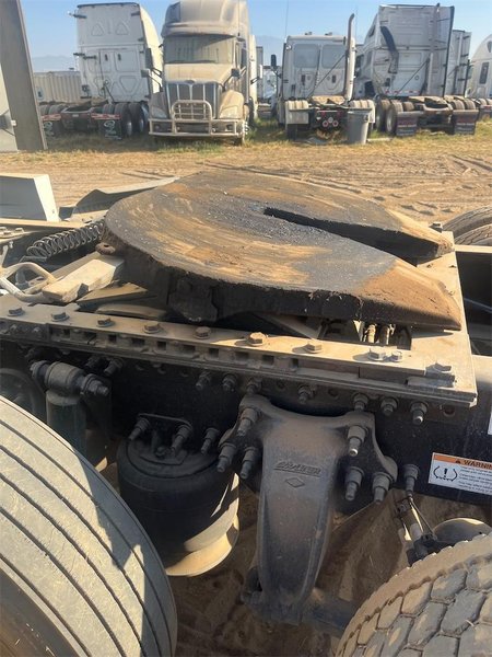 2020 Freightliner CA126SLP - Cascadia  3AKJHHDR2LSLR4945